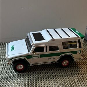 2004 HESS SUV w/ #2 motorcycles